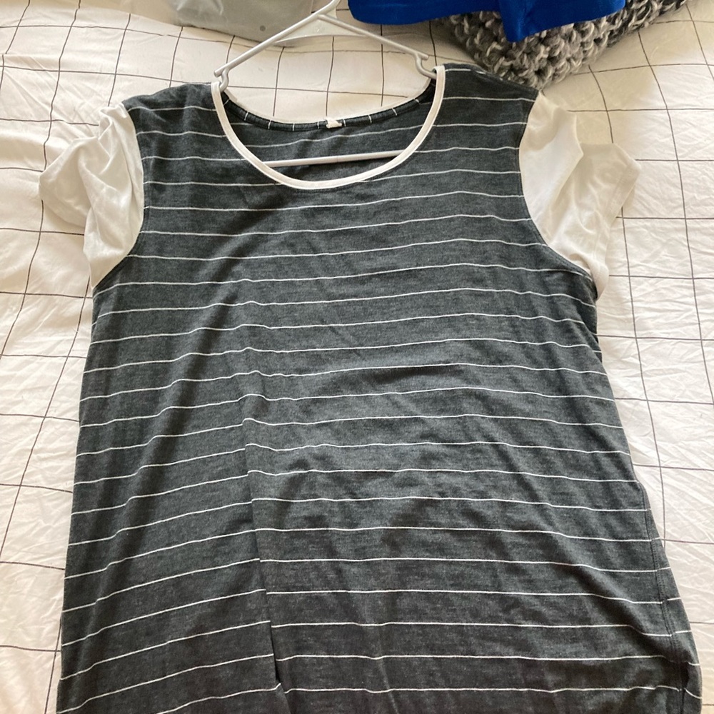 Lululemon Grey stripped T-shirt